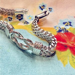 This bracelet is a beautiful stainless steel men’s wear that hangs gracefully.